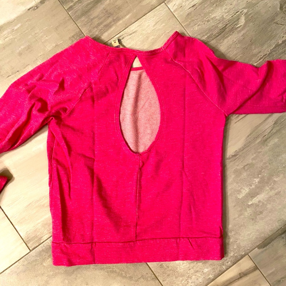 Women’s cute sweatshirt with peekaboo back